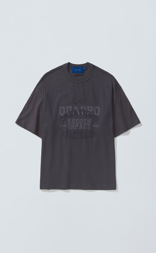 CAMISETA QC AVANTGARDE COLLEGE BOXY DARK GREY