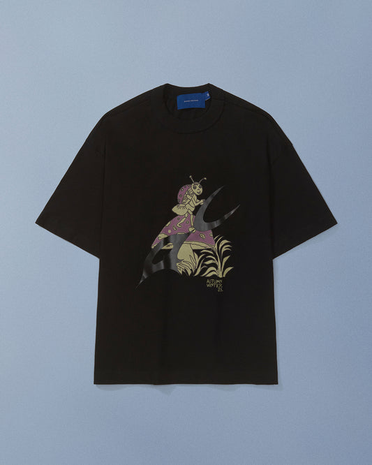 Camiseta QC Joaninha Boxy Preto
